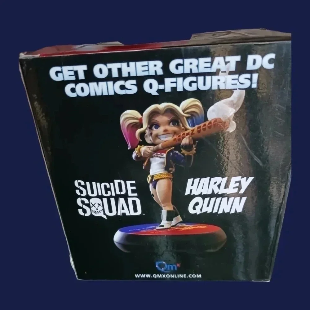 Quantum mecanix q fig Harley Quinn and dog vinyl figurine